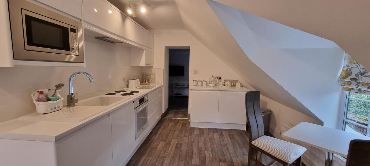 Modern And Spacious 2 Bedroom Apartment With Free Parking Llansantffraid Llansantffraid Glyn Ceiriog Exteriér fotografie