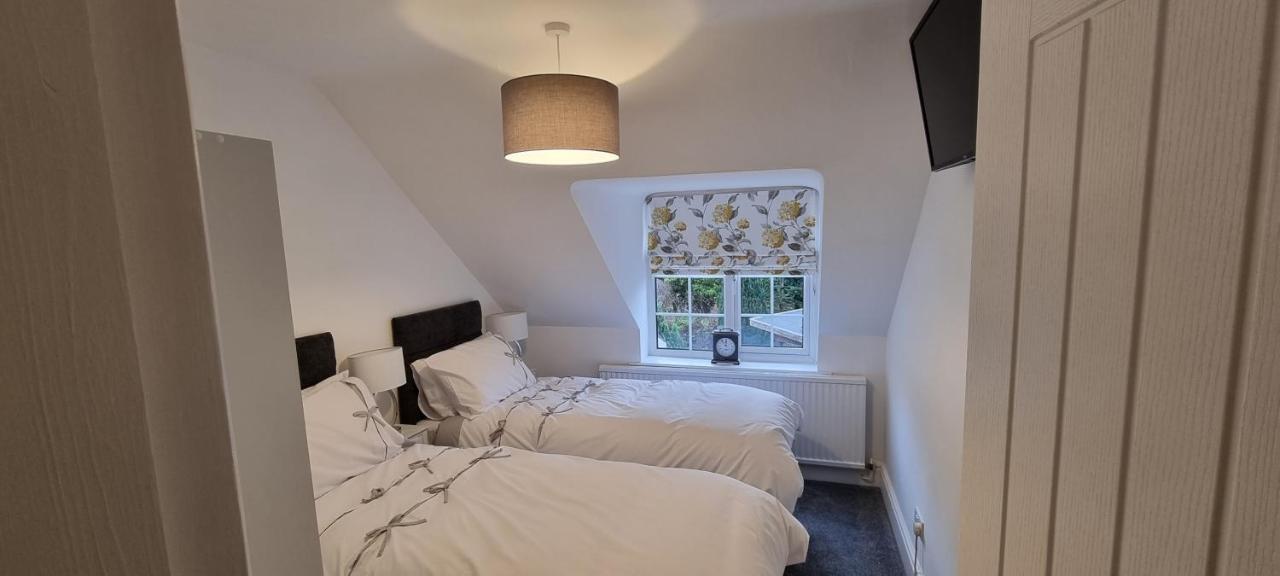 Modern And Spacious 2 Bedroom Apartment With Free Parking Llansantffraid Llansantffraid Glyn Ceiriog Exteriér fotografie