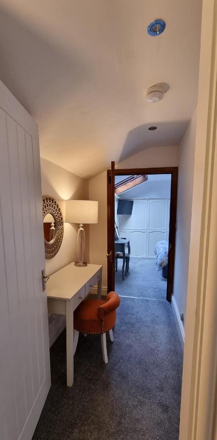 Modern And Spacious 2 Bedroom Apartment With Free Parking Llansantffraid Llansantffraid Glyn Ceiriog Exteriér fotografie